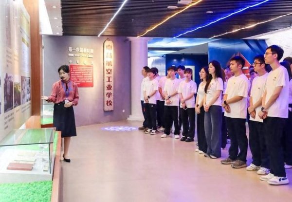 速配发金融网 南昌航空大学：为毕业生党员送一份意义非凡的“离别礼物”